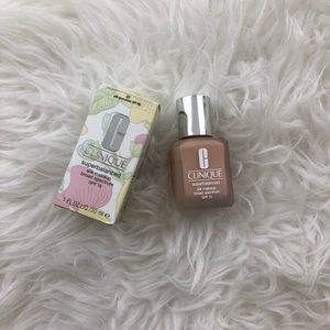 Clinique Super balanced liquid foundation